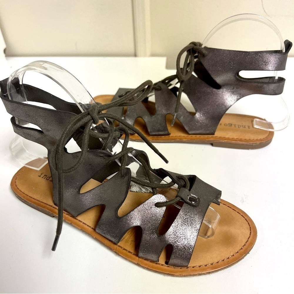 Indigo Rd. Women's BARDOT Gladiator Sandal silver metallic women’s size 7M